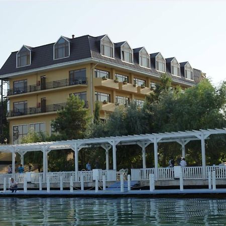 River Side Hotel Μινγκατσεβίρ Εξωτερικό φωτογραφία