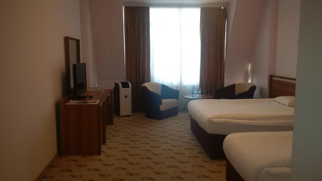 River Side Hotel Μινγκατσεβίρ Δωμάτιο φωτογραφία