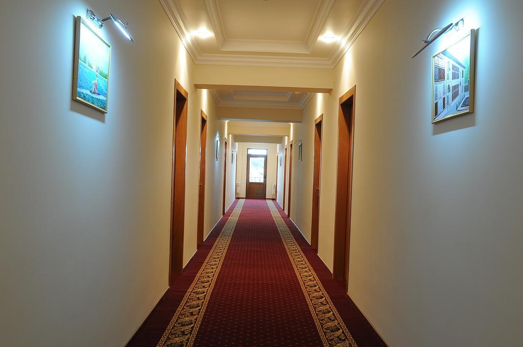 River Side Hotel Μινγκατσεβίρ Εξωτερικό φωτογραφία