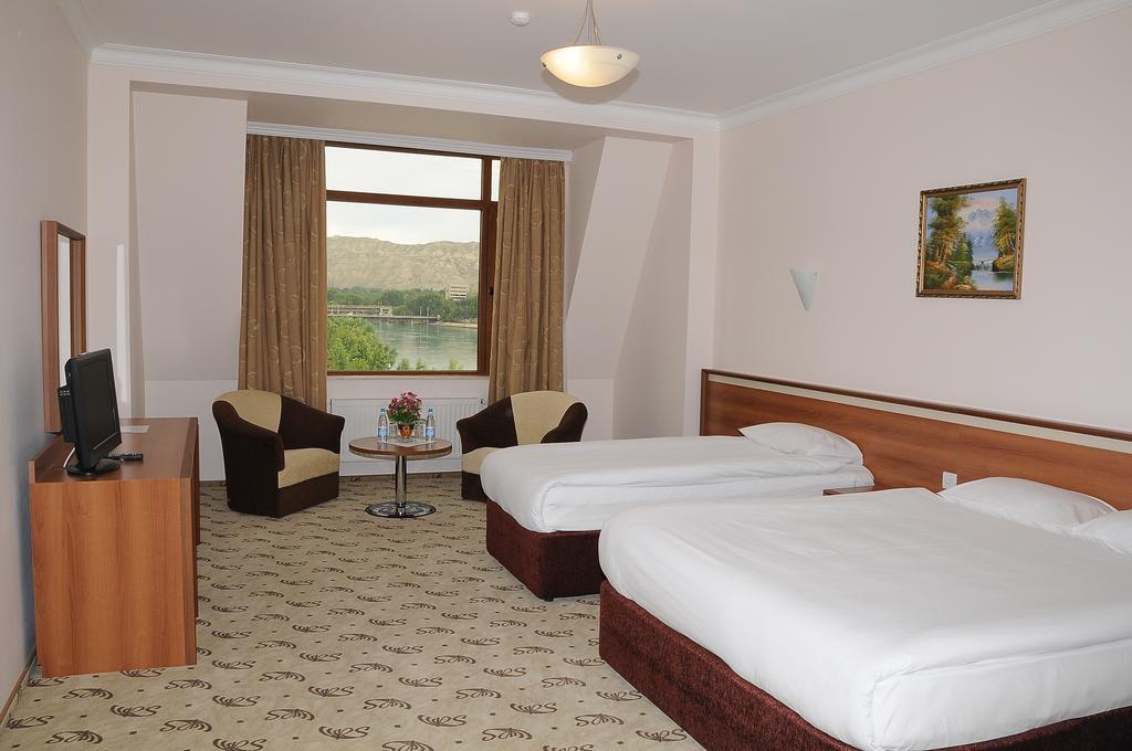River Side Hotel Μινγκατσεβίρ Δωμάτιο φωτογραφία