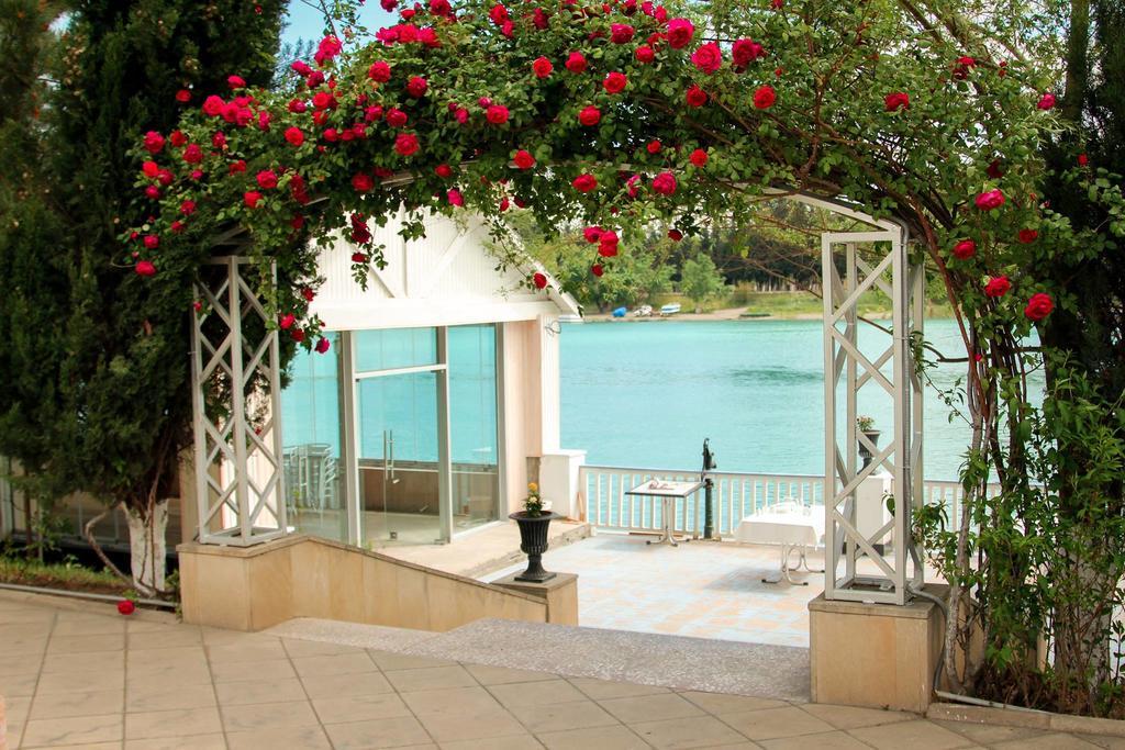 River Side Hotel Μινγκατσεβίρ Εξωτερικό φωτογραφία