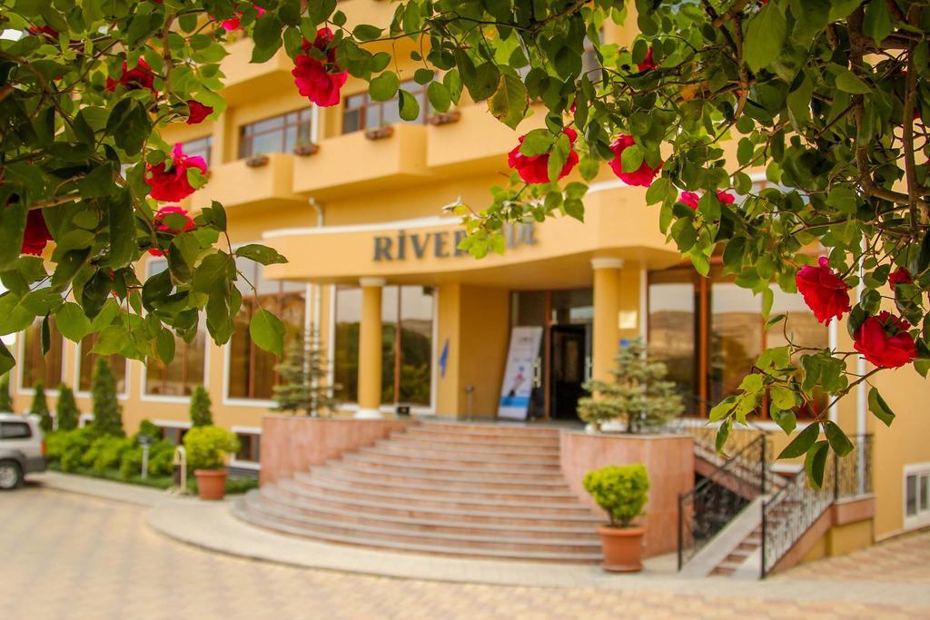 River Side Hotel Μινγκατσεβίρ Εξωτερικό φωτογραφία