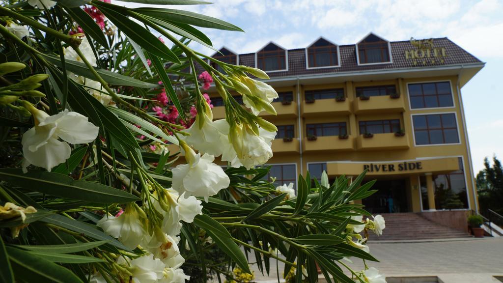 River Side Hotel Μινγκατσεβίρ Εξωτερικό φωτογραφία