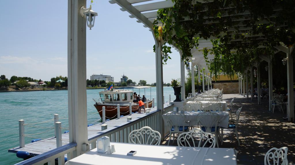 River Side Hotel Μινγκατσεβίρ Εξωτερικό φωτογραφία