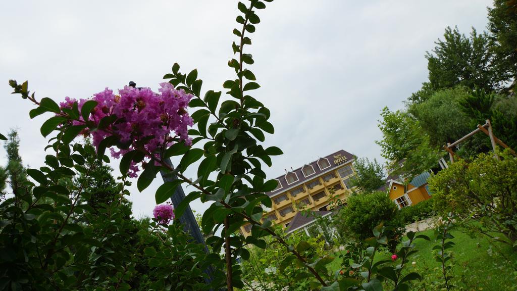 River Side Hotel Μινγκατσεβίρ Εξωτερικό φωτογραφία