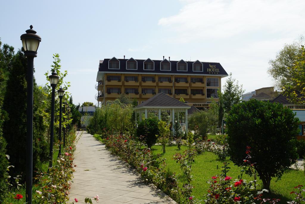 River Side Hotel Μινγκατσεβίρ Εξωτερικό φωτογραφία